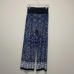 Apt.9 Floral Pants, Blue white and Black, Size M
